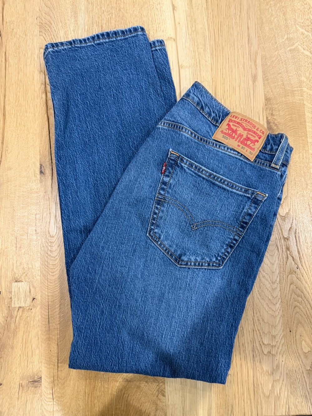 Levi's Men's Straight Jeans in Medium Blue Denim
